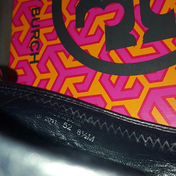 Authentic Tory Burch Navy Blue Reva Flats - Picture 7 of 7